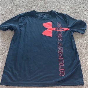🏈 SALE Boys Grey Under Armour Shirt